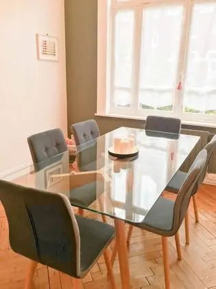 Basic Apart Daire, 1 En Büyük (King) Boy Yatak ve Çekyat