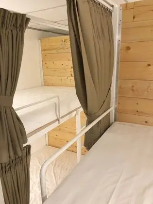 Ortak Ranzalı Oda, Karma Ranzalı Oda