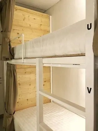 Ortak Ranzalı Oda, Karma Ranzalı Oda