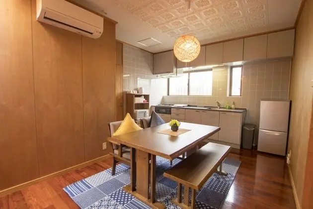 Ev (Private Vacation)