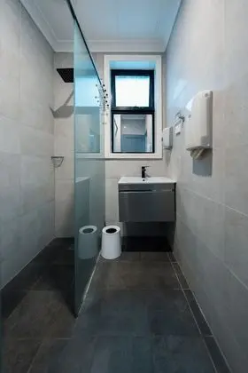 Deluxe Tek Büyük Yataklı Oda, Ortak Banyo