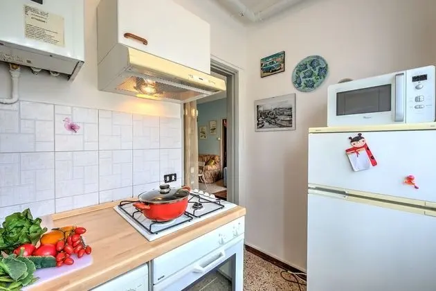 Family Apart Daire, 1 En Büyük (King) Boy Yatak ve Çekyat (Cozy Meina Apartment 50 Mt From Beach)