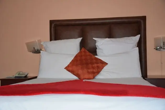 Luxury Tek Büyük Yataklı Oda