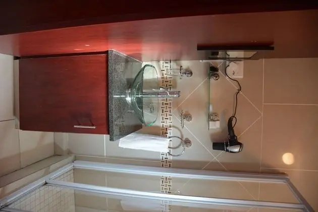 Luxury Tek Büyük Yataklı Oda