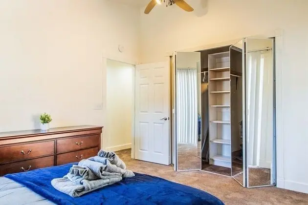 Ev (Cozy Oakland 2 Bedroom w/ Backyard)