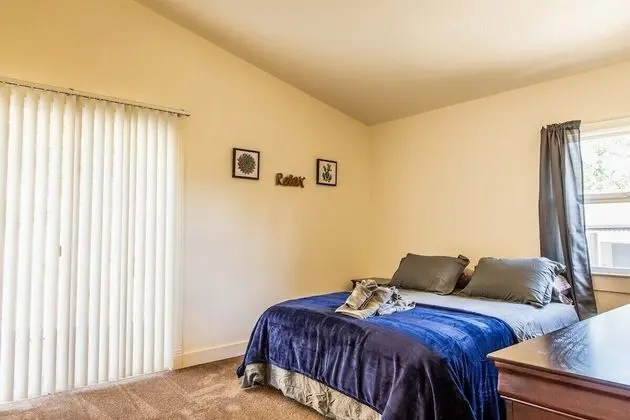Ev (Cozy Oakland 2 Bedroom w/ Backyard)