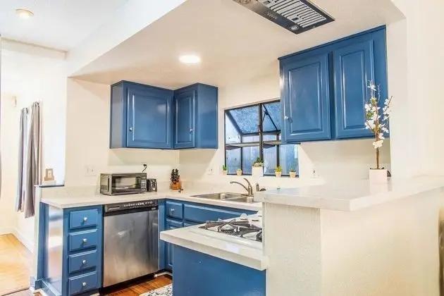 Ev (Cozy Oakland 2 Bedroom w/ Backyard)