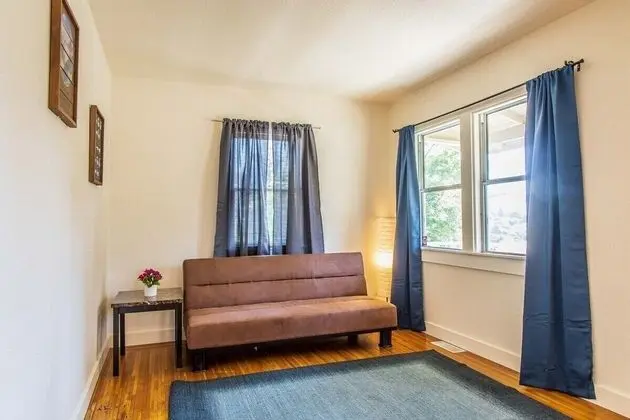 Ev (Cozy Oakland 2 Bedroom w/ Backyard)