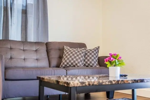 Ev (Cozy Oakland 2 Bedroom w/ Backyard)