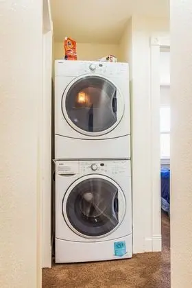 Ev (Cozy Oakland 2 Bedroom w/ Backyard)
