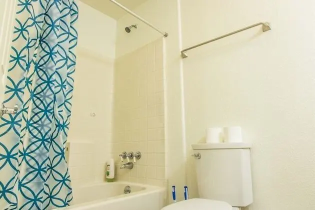 Ev (Cozy Oakland 2 Bedroom w/ Backyard)