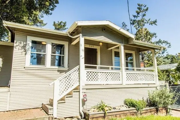 Ev (Cozy Oakland 2 Bedroom w/ Backyard)