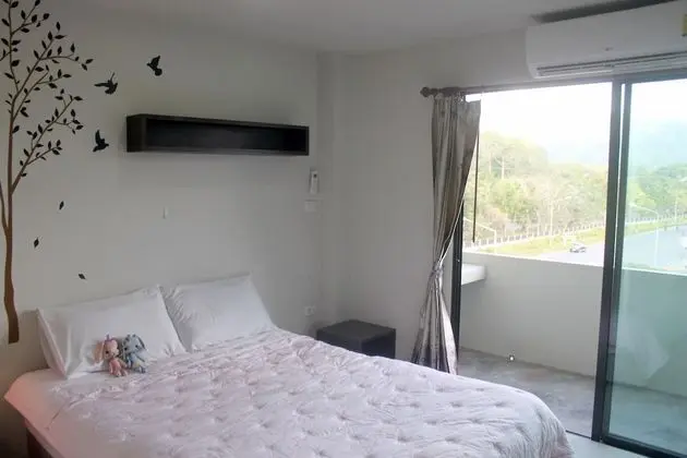 Standard Queen Room