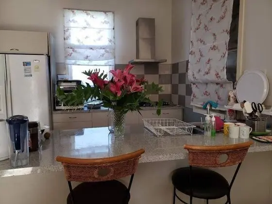 İki Ayrı Yataklı Oda, Ortak Banyo
