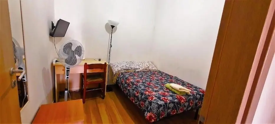 Economy Tek Büyük Yataklı Oda, 1 Büyük (Queen) Boy Yatak (3)