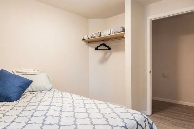 Ev (Cozy Three Bedroom in Concord)