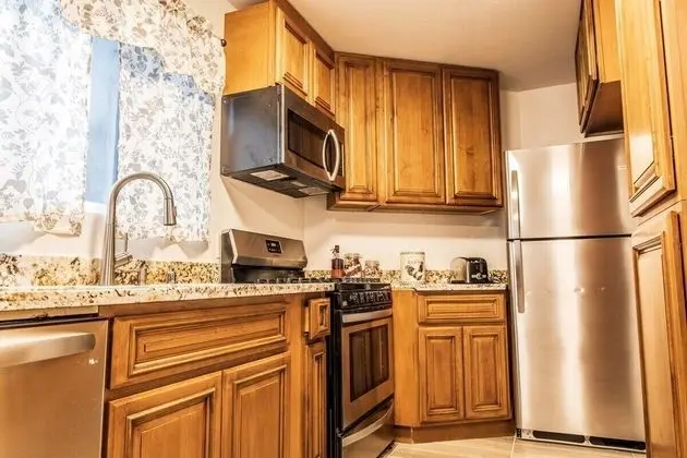 Ev (Cozy Three Bedroom in Concord)