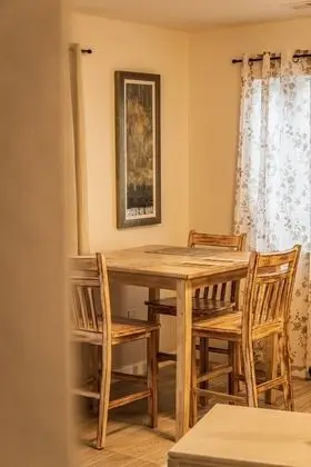 Ev (Cozy Three Bedroom in Concord)