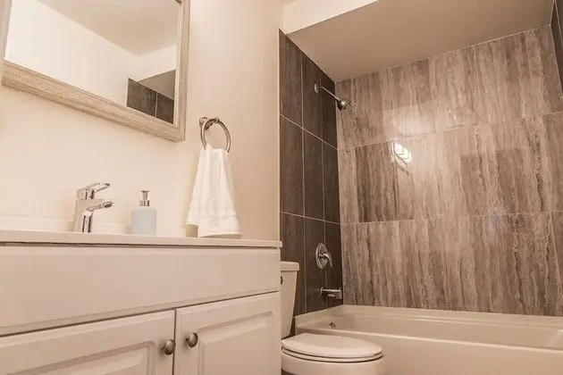 Ev (Cozy Three Bedroom in Concord)