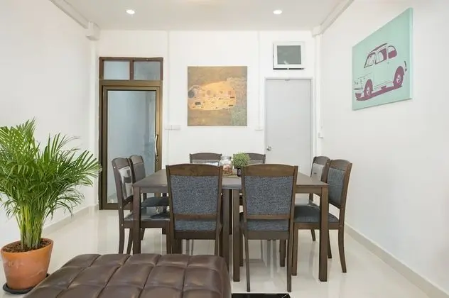 4 Bedrooms Villa