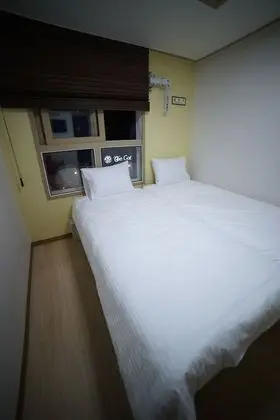 Tek Büyük Yataklı Oda (Hollywood)