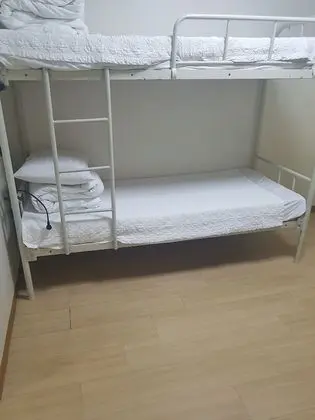 Üç Kişilik Oda