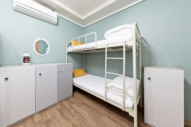 Ortak Ranzalı Oda, Sadece kadınlar için (6 Beds / Foreigner Only)