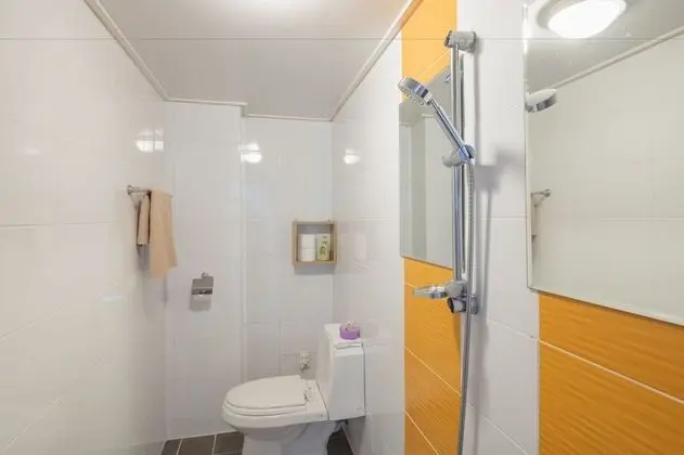 Ortak Ranzalı Oda, Sadece kadınlar için (6 Beds / Foreigner Only)