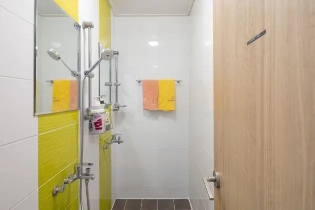 Ortak Ranzalı Oda, Sadece kadınlar için (6 Beds / Foreigner Only)