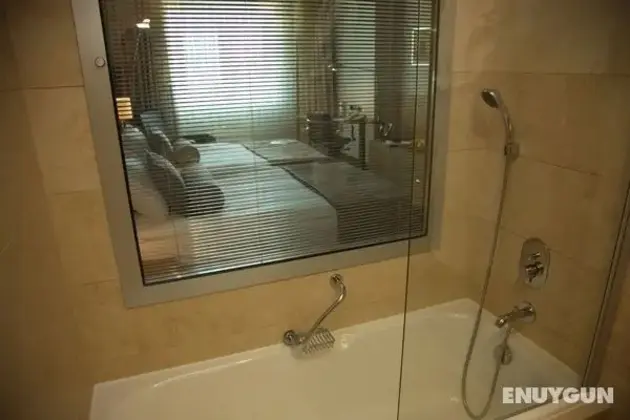 Queen Suite Double Oda