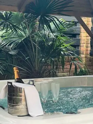 Exclusive Tek Büyük Yataklı Oda, Sıcak Su Havuzu