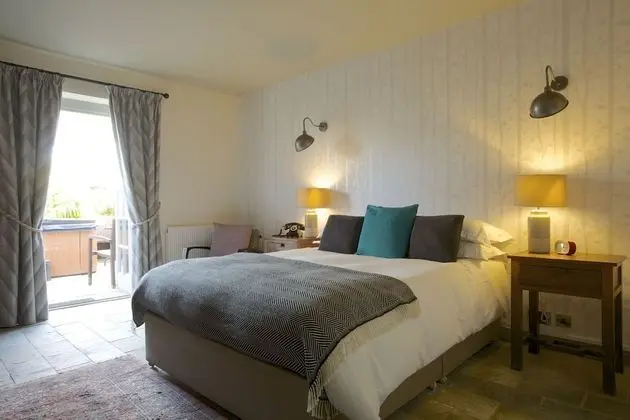 Exclusive Tek Büyük Yataklı Oda, Sıcak Su Havuzu