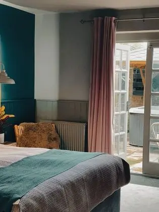 Exclusive Tek Büyük Yataklı Oda, Sıcak Su Havuzu