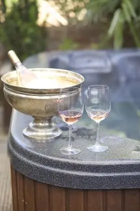 Exclusive Tek Büyük Yataklı Oda, Sıcak Su Havuzu