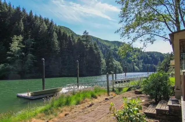 Ev, Birden Çok Yatak (The Crabbing Cabin)