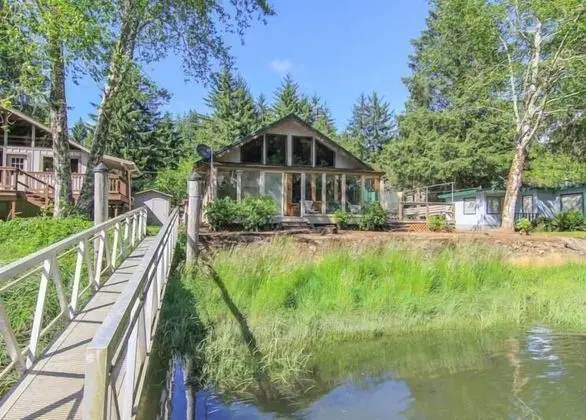 Ev, Birden Çok Yatak (The Crabbing Cabin)