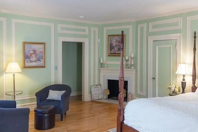 Oda (Queen room)