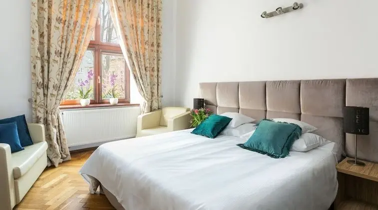 Standard Tek Büyük Yataklı Oda