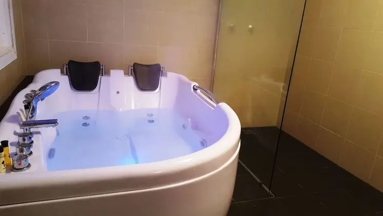 Honeymoon Kır Evi, 1 Büyük (Queen) Boy Yatak, Sıcak Su Küveti, Dağ Yamacı