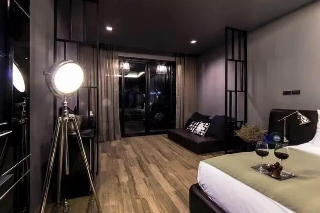 Grand Master Room with Mountain View