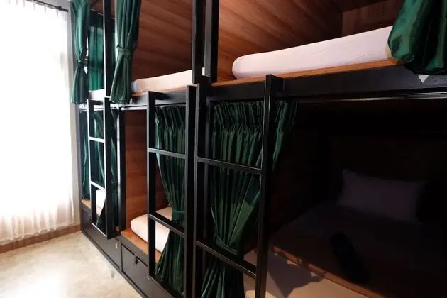 Female Dormitory for 10 Persons with Shared Bathroom