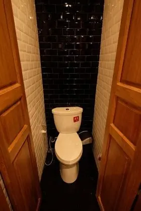 Female Dormitory for 10 Persons with Shared Bathroom