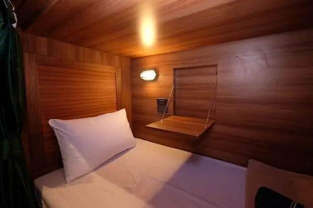 Female Dormitory for 8 Persons with Shared Bathroom