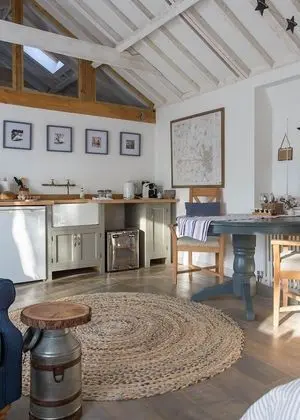Tek Büyük Yataklı Oda (The Cowshed)
