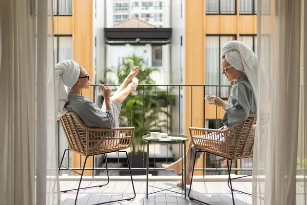 Junior Süit, 1 En Büyük (King) Boy Yatak, Balkon, Havuz Manzaralı