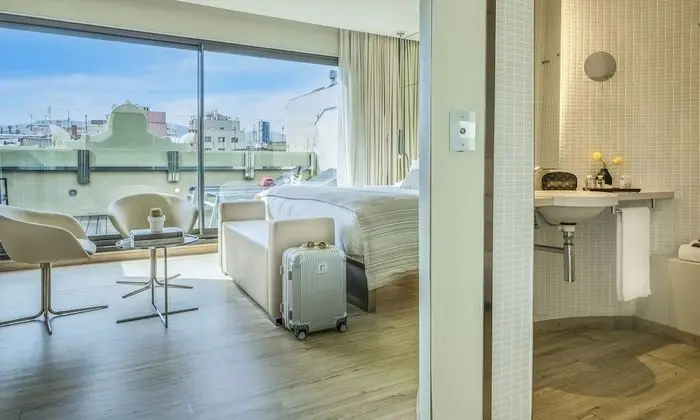Premium Tek Büyük Yataklı Oda