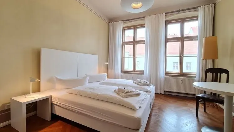 Classic Tek Büyük Yataklı Oda