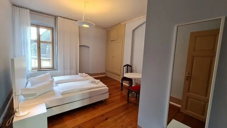 Classic Tek Büyük Yataklı Oda