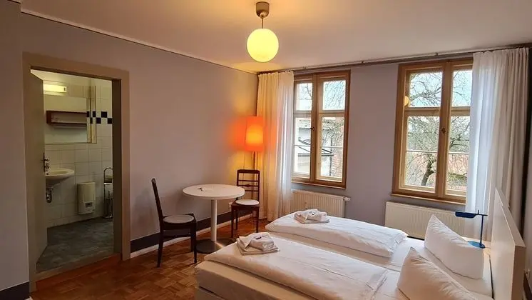 Classic Tek Büyük Yataklı Oda