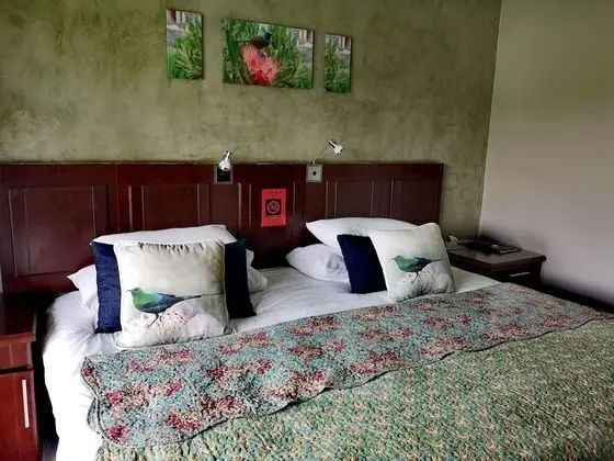 Economy Tek Büyük veya İki Ayrı Yataklı Oda, 1 Büyük (Queen) Boy Yatak, Balkon (Bird)